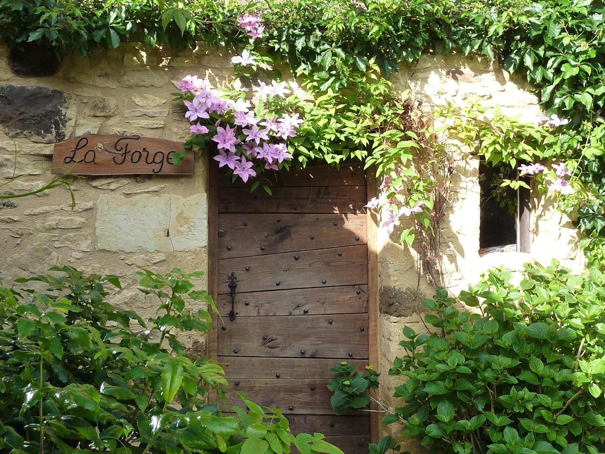 Domaine De Cournet Haut, A 17Th Century Property Set On A Calm, Idyllic Domain With Pool, Tennis, Bikes And More Les Vauries Экстерьер фото